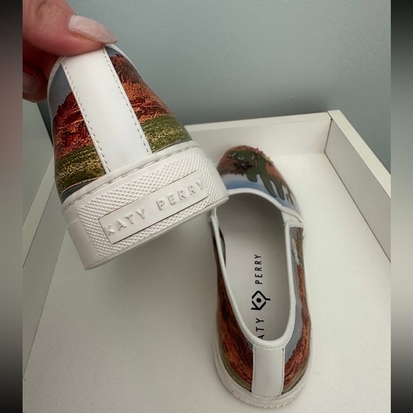 Katy Perry ‘The Beverly’ Limited Edition Slip-Ons - Picture 7 of 9